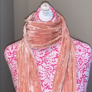 🌺Velvety Scarf Pink NWT